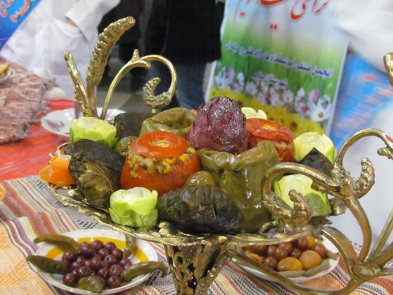  گزارش تصویری نمایشگاه غذاهای سنتی و محلی در ملایر 