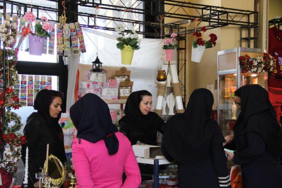  گزارش تصویری /نمایشگاه بهاره در همدان 