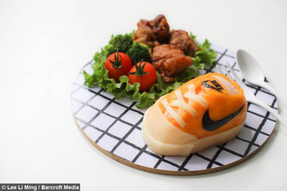 فداکاری یک مادر برای غذاخور کردن فرزندش+ تصاویر 