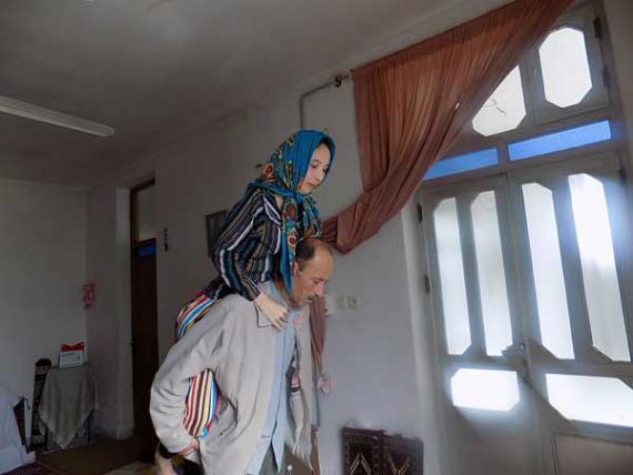 دختری که به مرور همه بدنش استخوان می شود+تصاویر