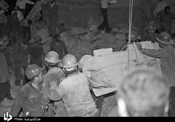 گزارش تصویری,شهدای هفتم تیر,هفت تیر 1360,انفجار بمب,shabnamha.ir,شبنم همدان,afkl ih,شبنم ها