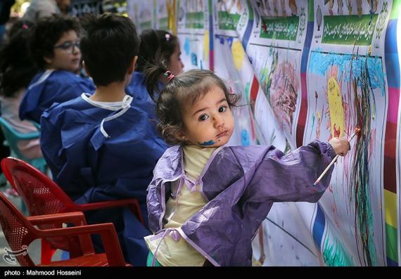 جشنواره نقاشی,طولانی ترین نقاشی کشور‌,اوقات فراغت,shabnamha.ir,شبنم همدان,afkl ih,شبنم ها