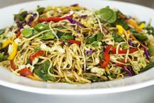 طرز تهیه سالاد نودل چینی