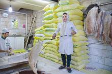 گفتگو,زن نانوا,نانوایی,نان تنوری,نان خراسانی,تنور,shabnamha.ir,شبنم همدان,afkl ih,شبنم ها