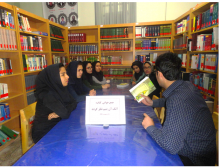 معرفی کتاب «آنک آن یتیم نظر کرده» به دانش آموزان همدان معرفی کتاب «آنک آن یتیم نظر کرده» به دانش آموزان همدان